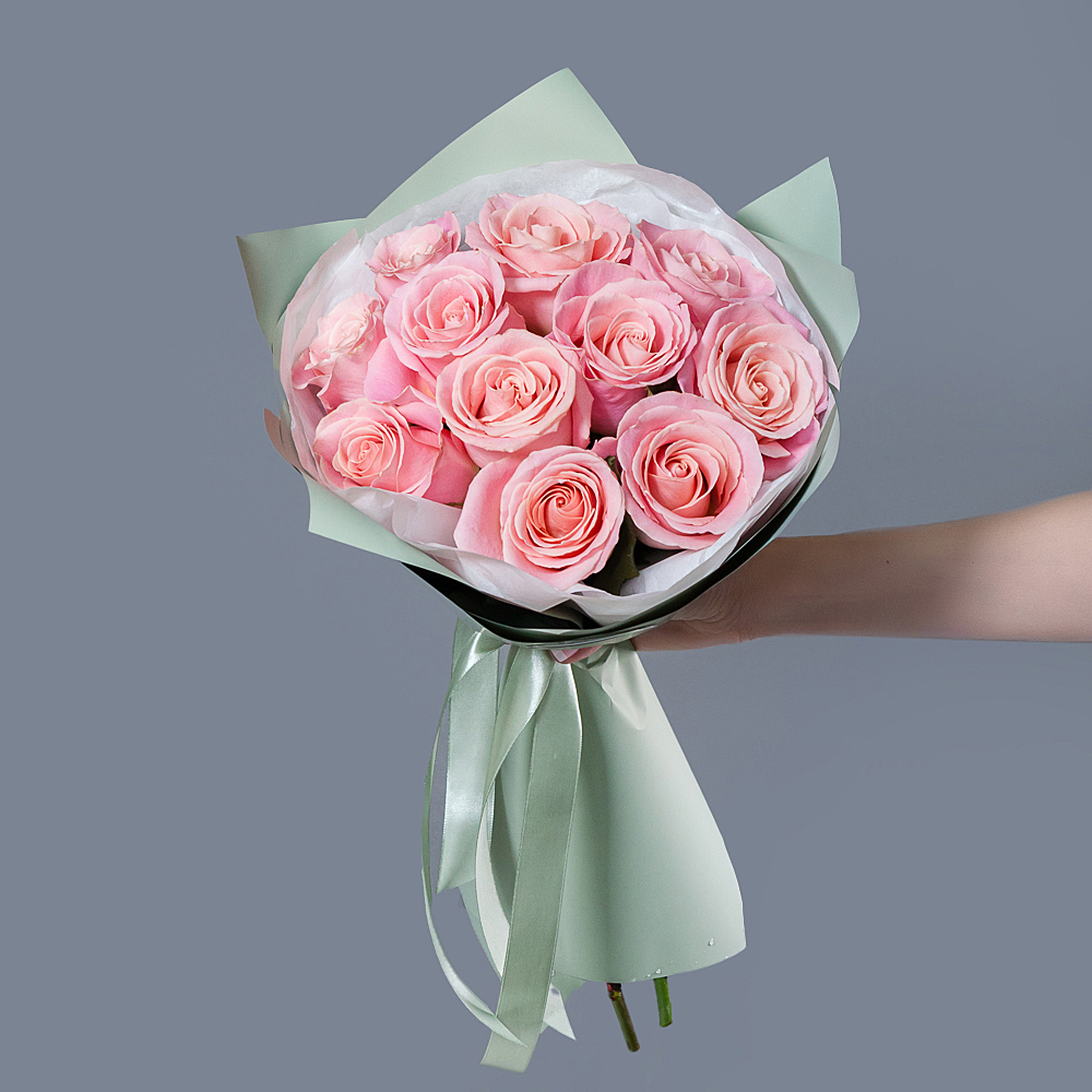 монобукет из 11 роз "hermosa" в упаковке с тишью 