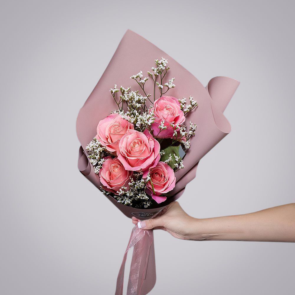 монобукет из 5 роз "hermosa" в упаковке 