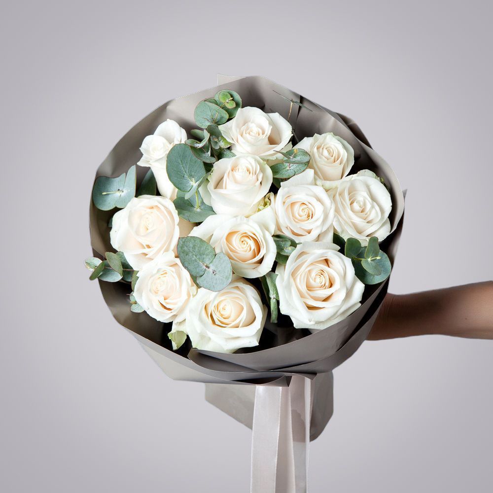 монобукет 11 роз vendela в упаковке  