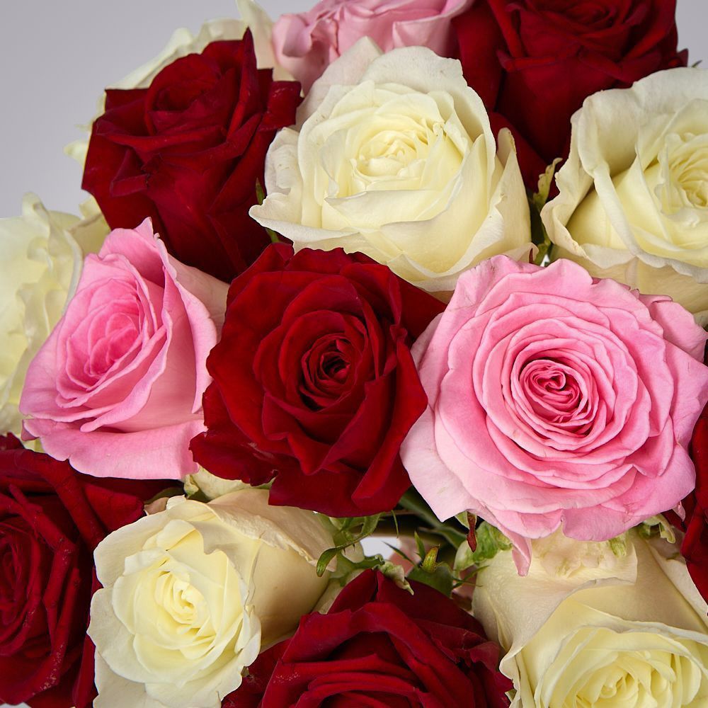 монобукет из 15 роз микс россия под ленту  