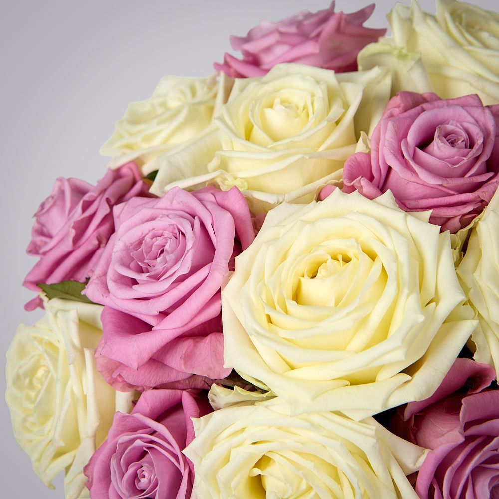 монобукет бело-розовый микс из 15 роз россия под ленту 2 