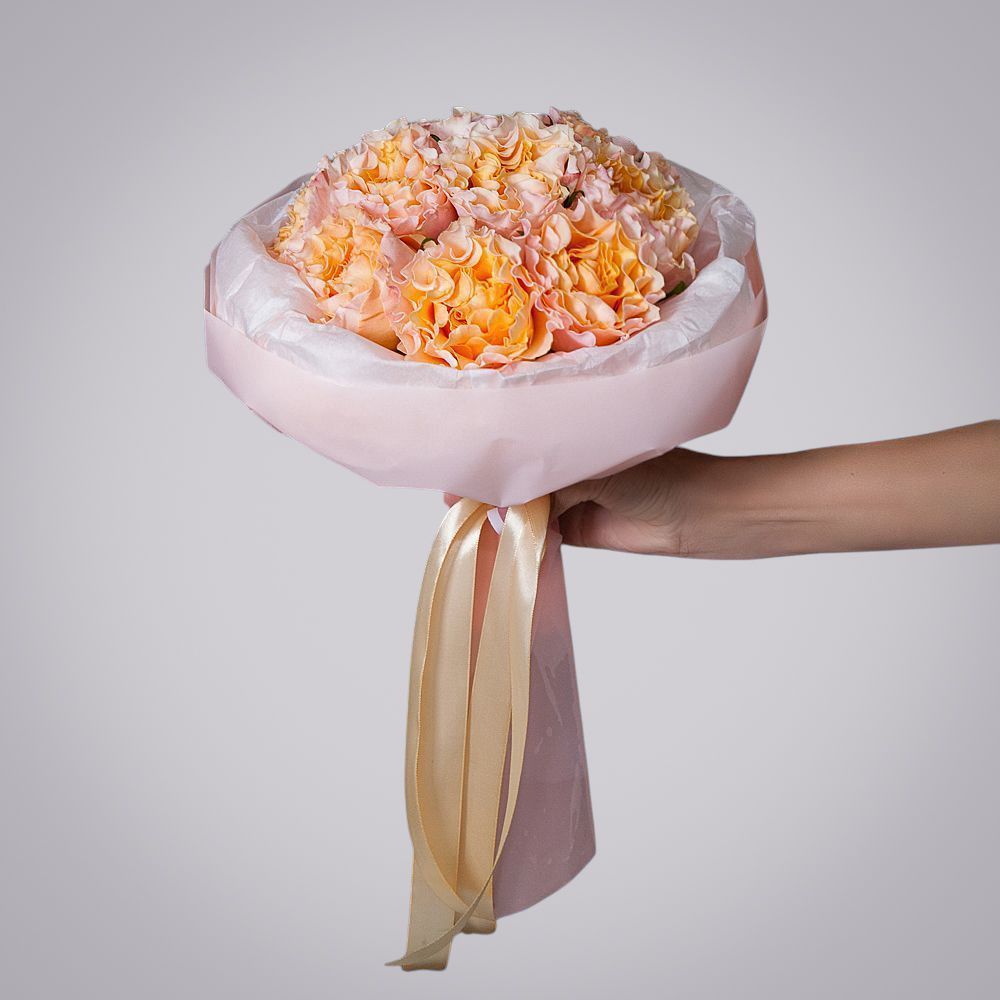 монобукет 9 пионовидных роз "campanella" в упаковке с тишью 