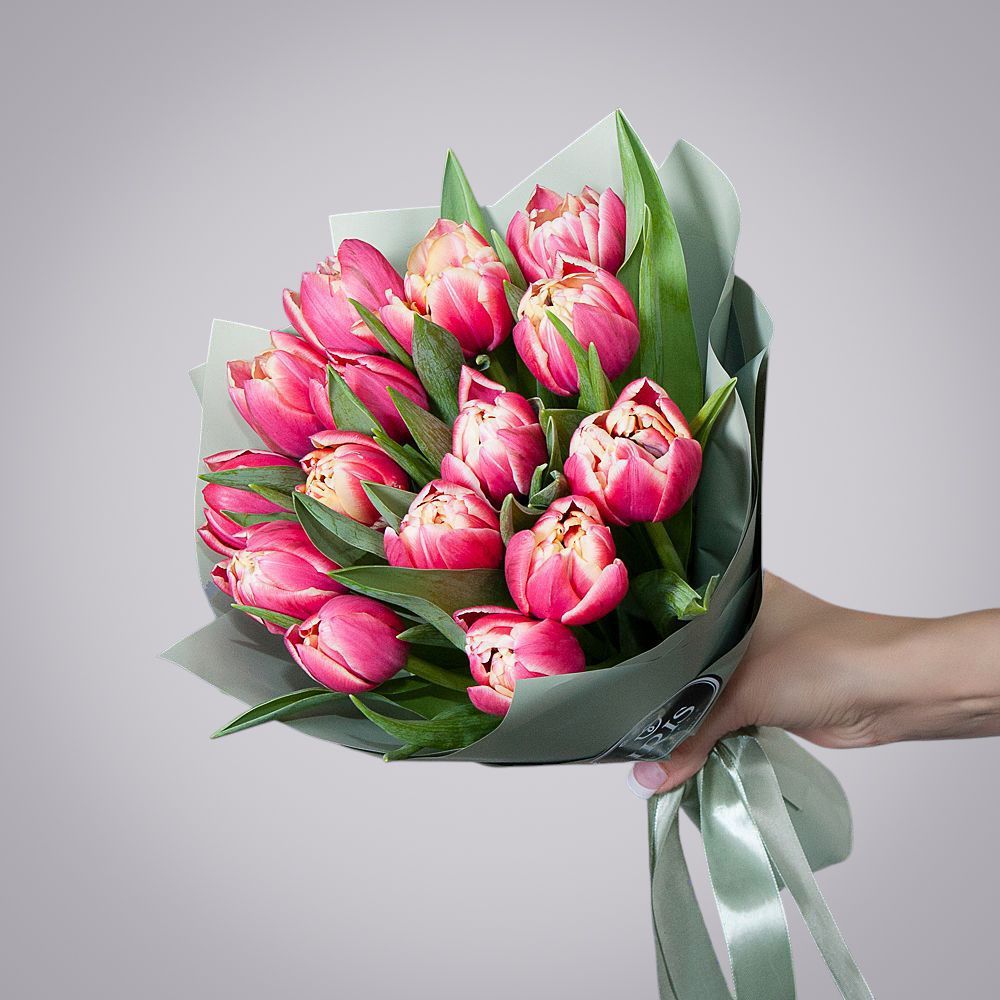 монобукет из 15 тюльпанов "каламбус" в упаковке 