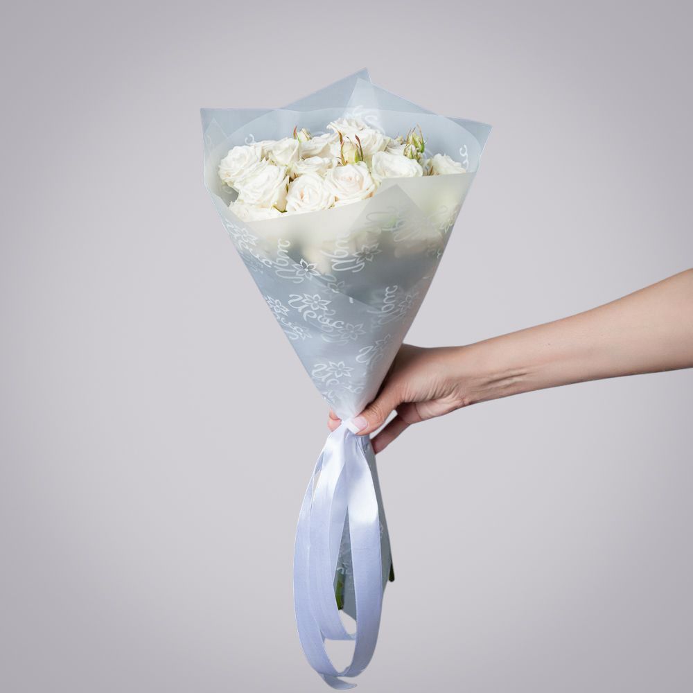 монобукет 5 кустовых роз "royal porcelaine" в упаковке 