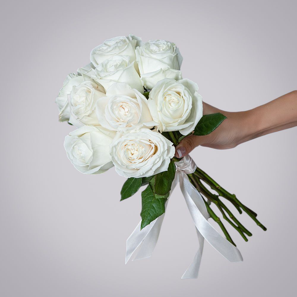 монобукет 9 пионовидных роз "playa blanca" под ленту 