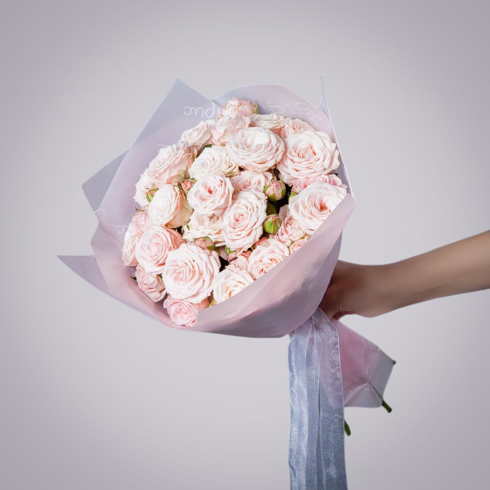 монобукет 5 кустовых роз "aerobic" в упаковке 