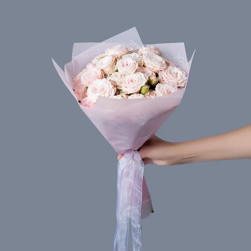 монобукет 5 кустовых роз "aerobic" в упаковке 