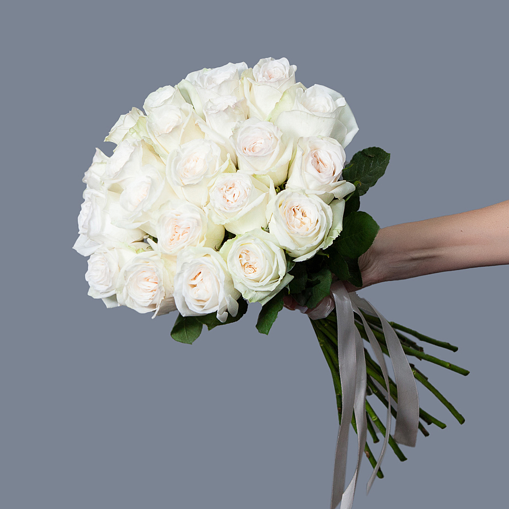 монобукет 21 роза "white o`hara" под ленту 