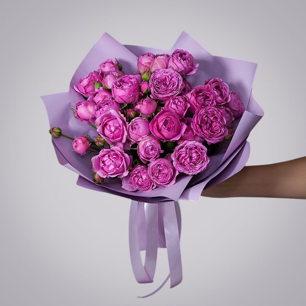 монобукет 9 кустовых роз "misty bubbles"  в упаковке 