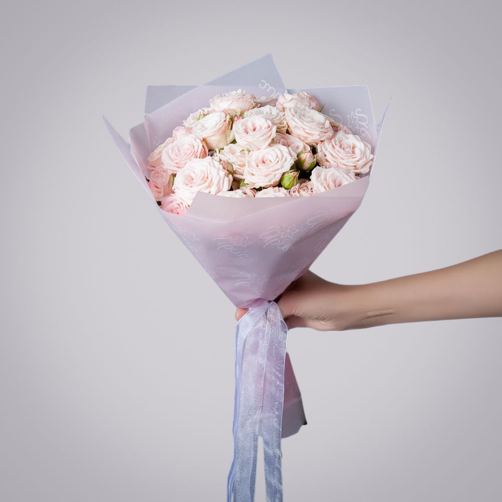 монобукет 5 кустовых роз "aerobic" в упаковке 