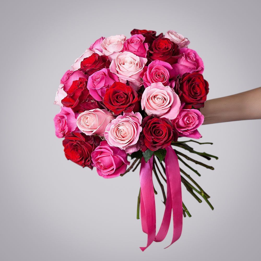 монобукет из 21 роз микс под ленту 