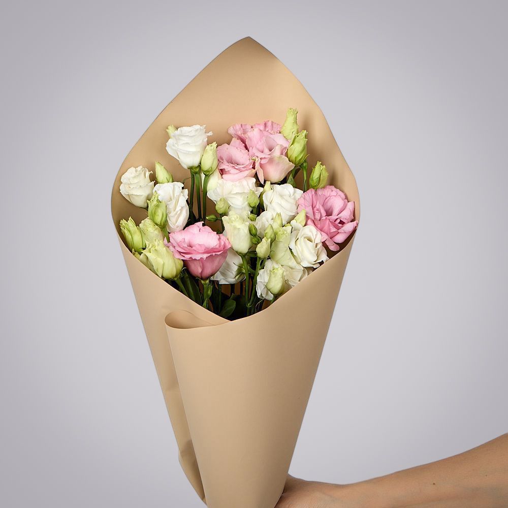 монобукет из 5 лизиантусов микс в упаковке 