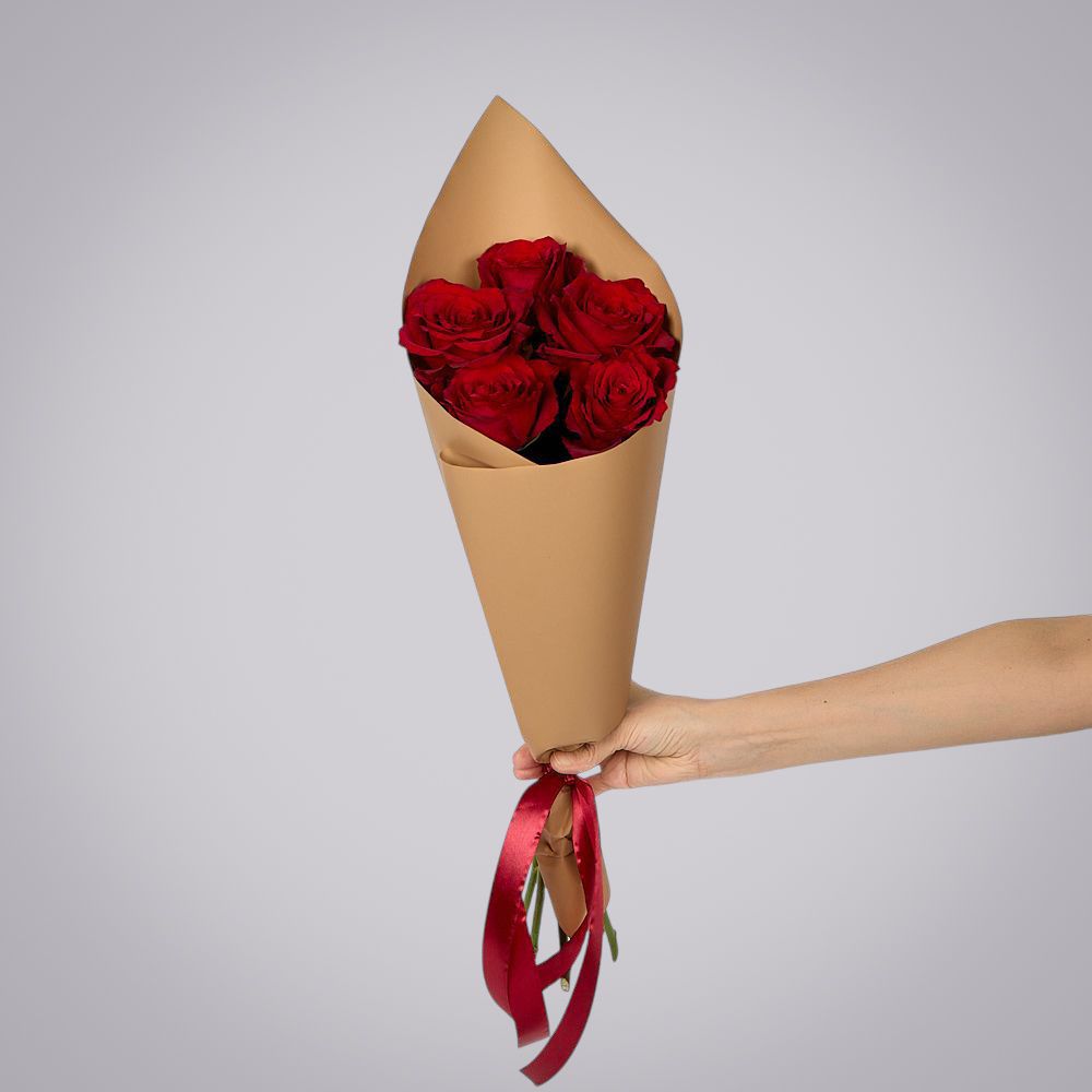 монобукет из 5 роз "explorer" в упаковке 