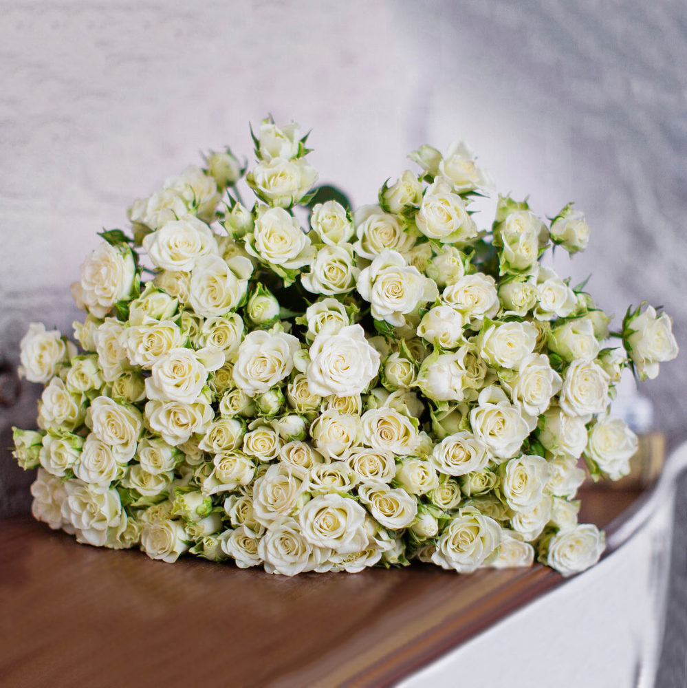 монобукет 51 кустовая роза "white" 