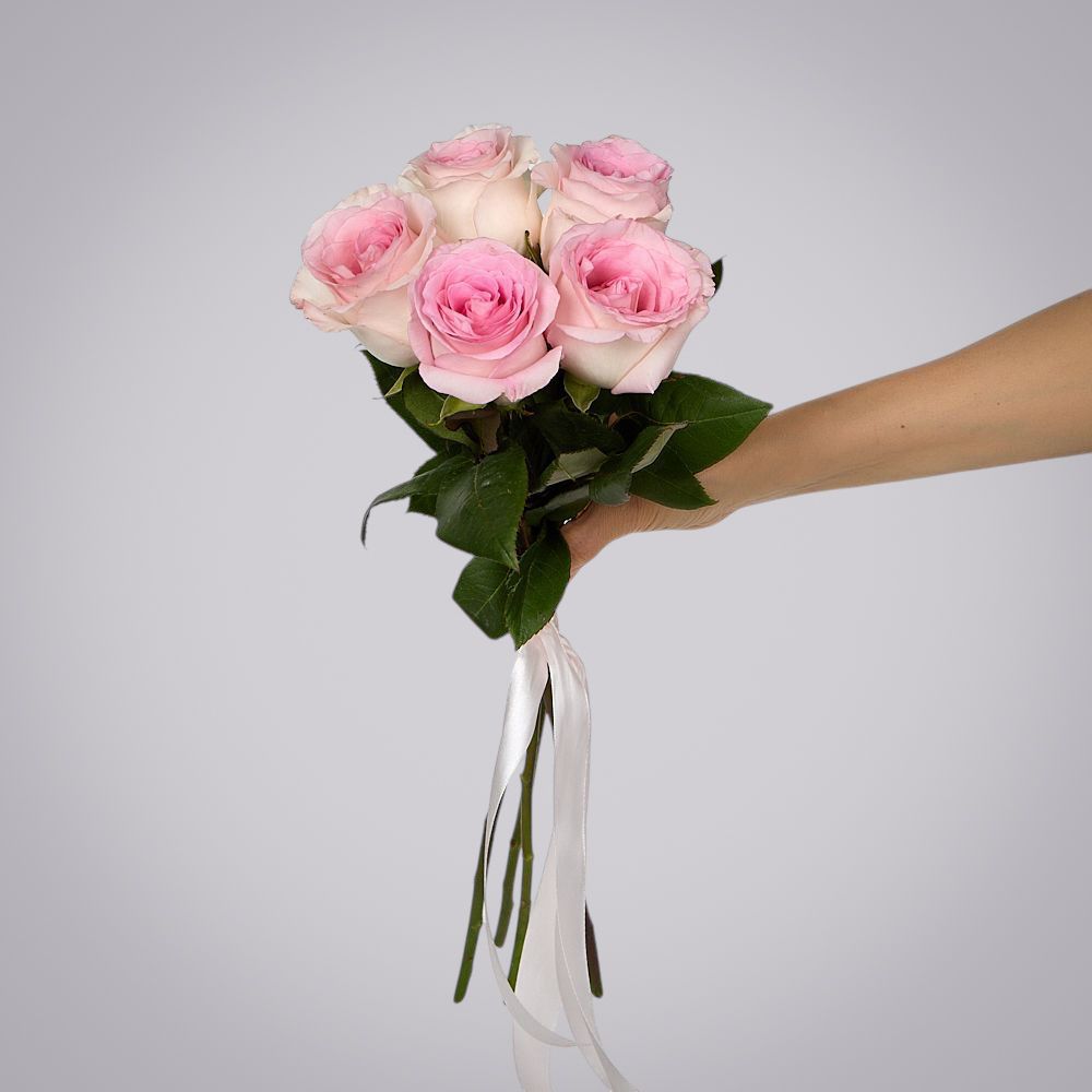 монобукет 5 пионовидных роз "mandala" под ленту 