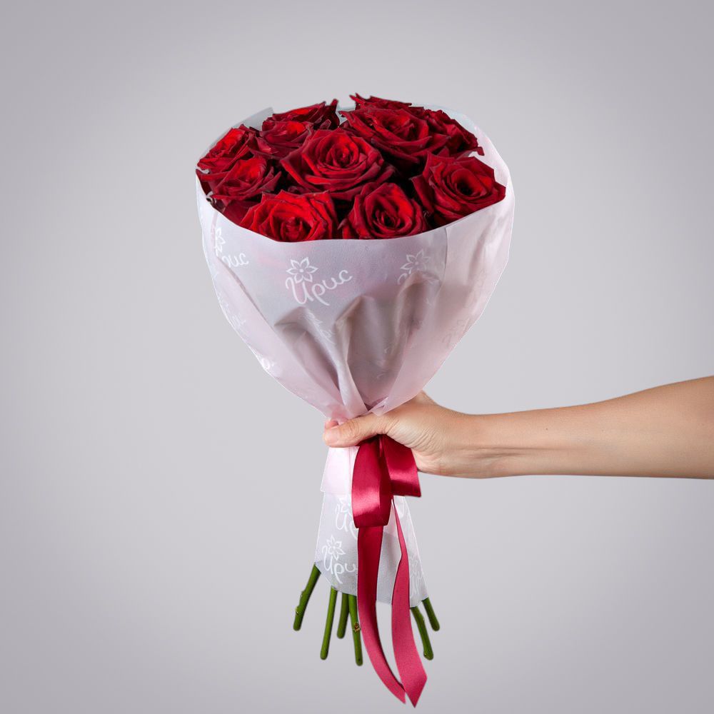 монобукет 11 роз "explorer" в упаковке с тишью 