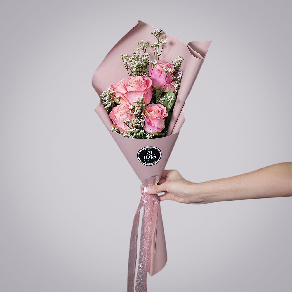 монобукет из 5 роз "hermosa" в упаковке 