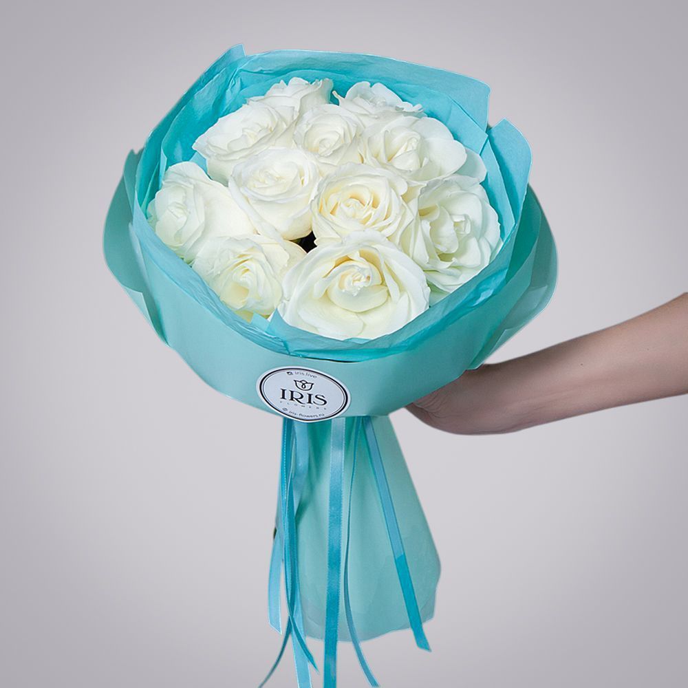 монобукет 11 роз "tibet" в упаковке с тишью 