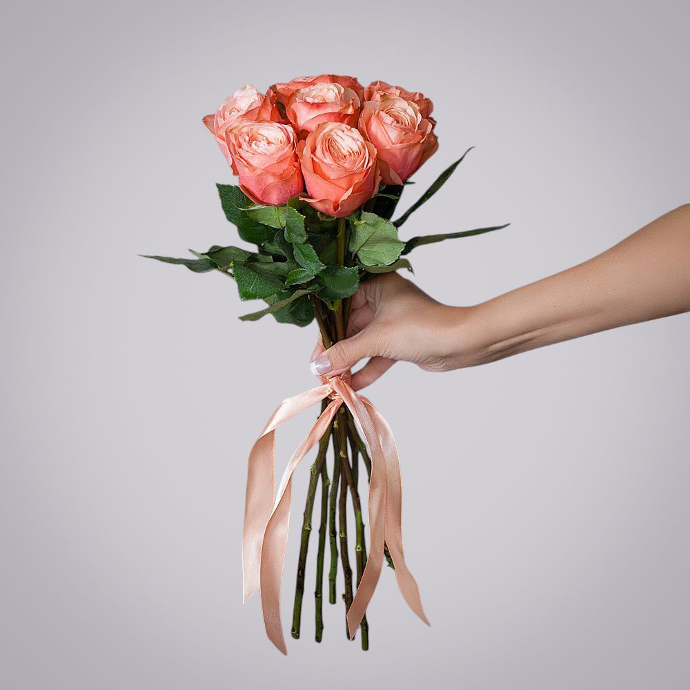 монобукет 7 пионовидных роз "kahala" под ленту 