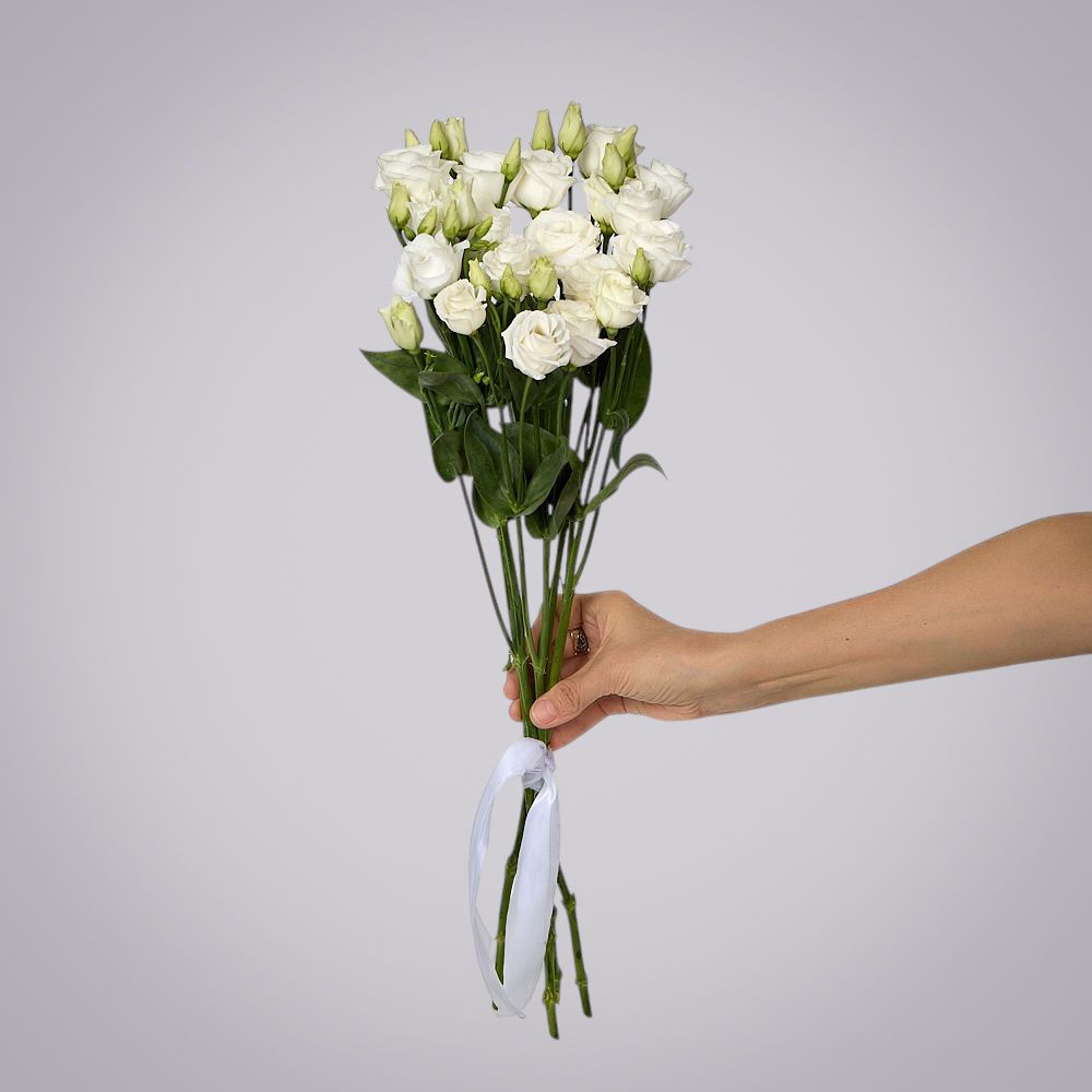 монобукет из 5 белых лизиантусов под ленту 