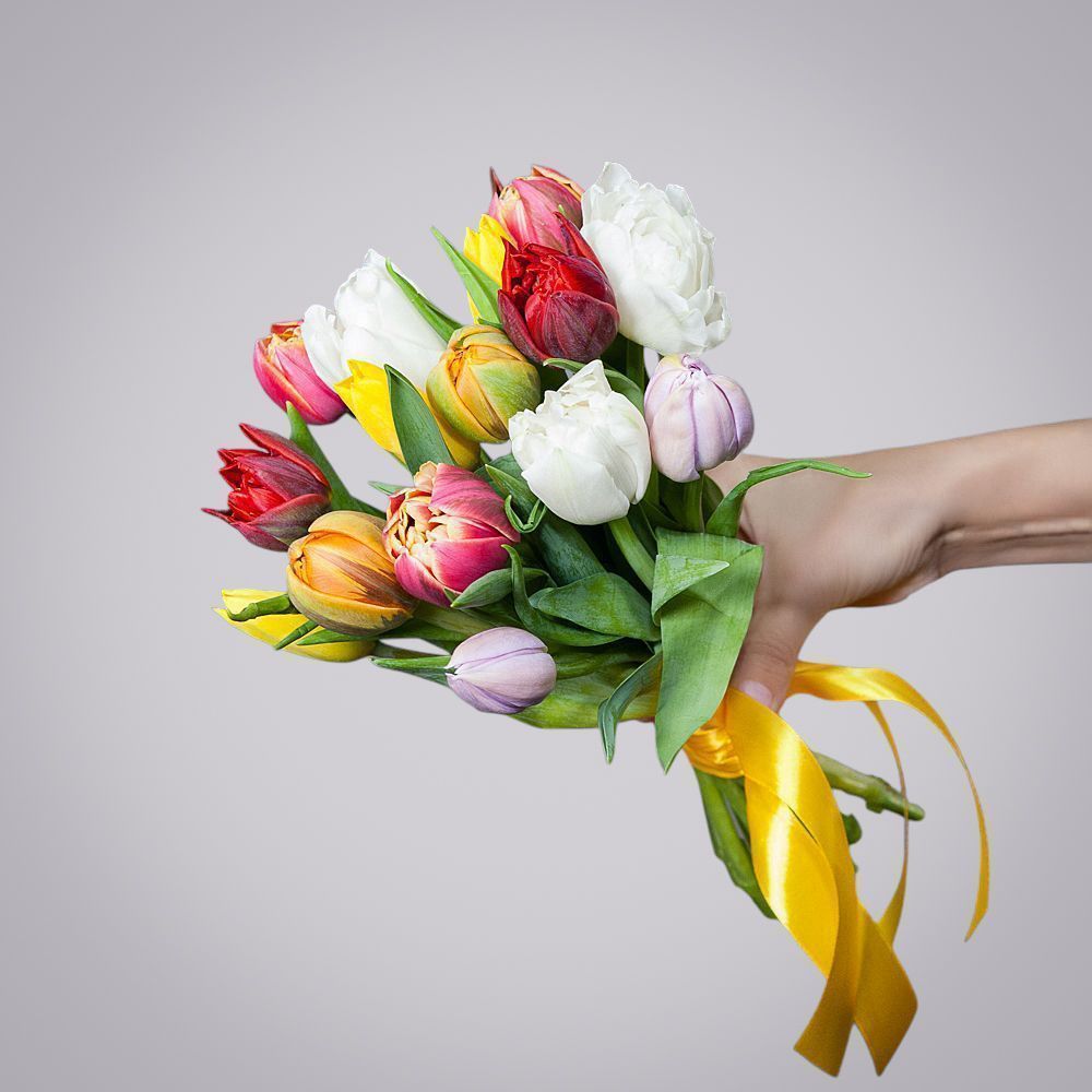 монобукет из 15 тюльпанов микс 
