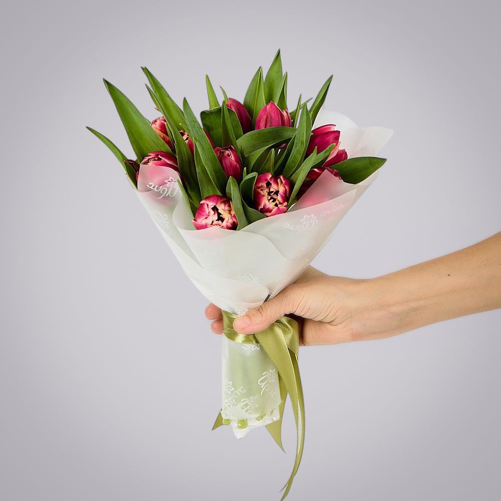 монобукет из 11 тюльпанов "каламбус" в упаковке 