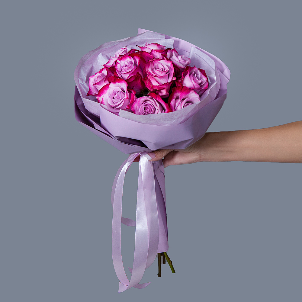 монобукет 9 роз "deep purple" в упаковке с тишью 