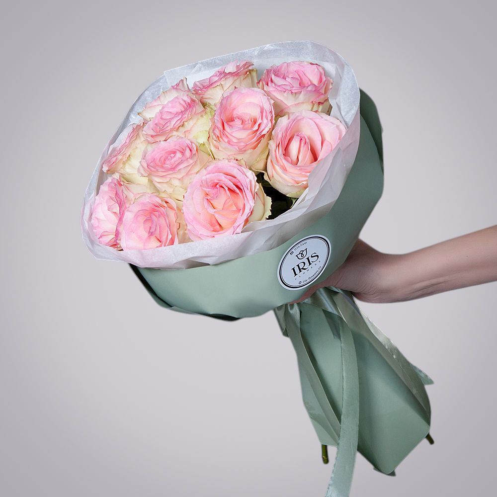 монобукет 11 роз «esperance» в упаковке с тишью  монобукет 11 роз «esperance» в упаковке с тишью