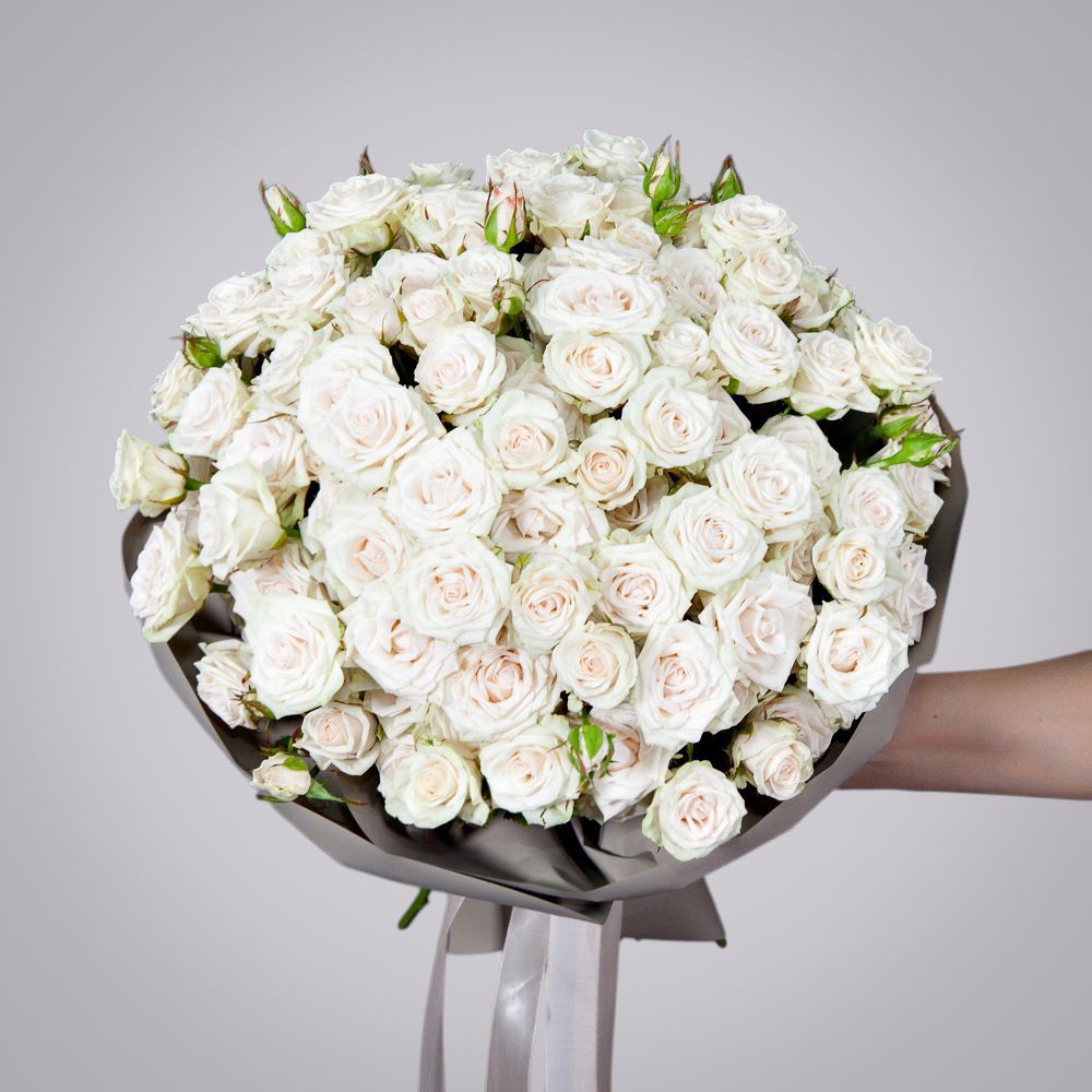 монобукет 25 кустовых роз "porcelaine" в упаковке 