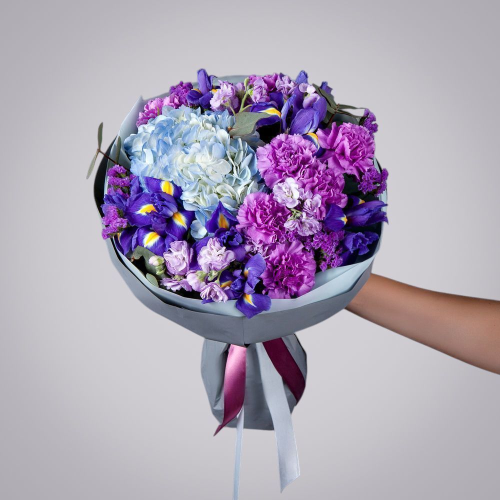 букет "магия" с голубой гортензией 
