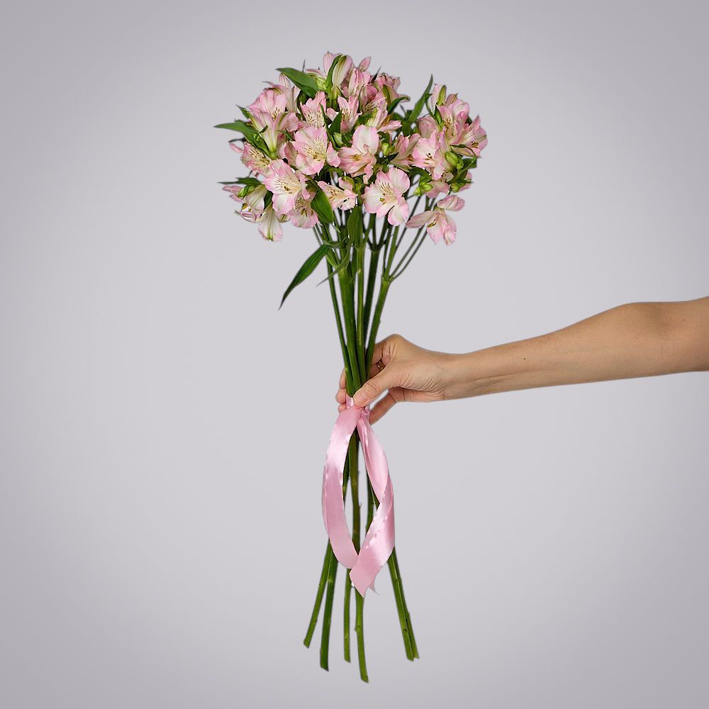 монобукет из 7 розовых альстромерий под ленту 