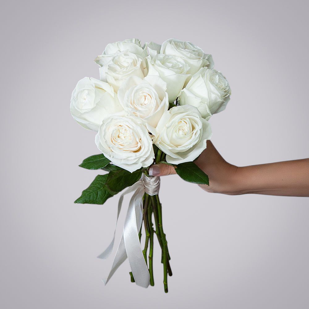 монобукет 9 пионовидных роз "playa blanca" под ленту 