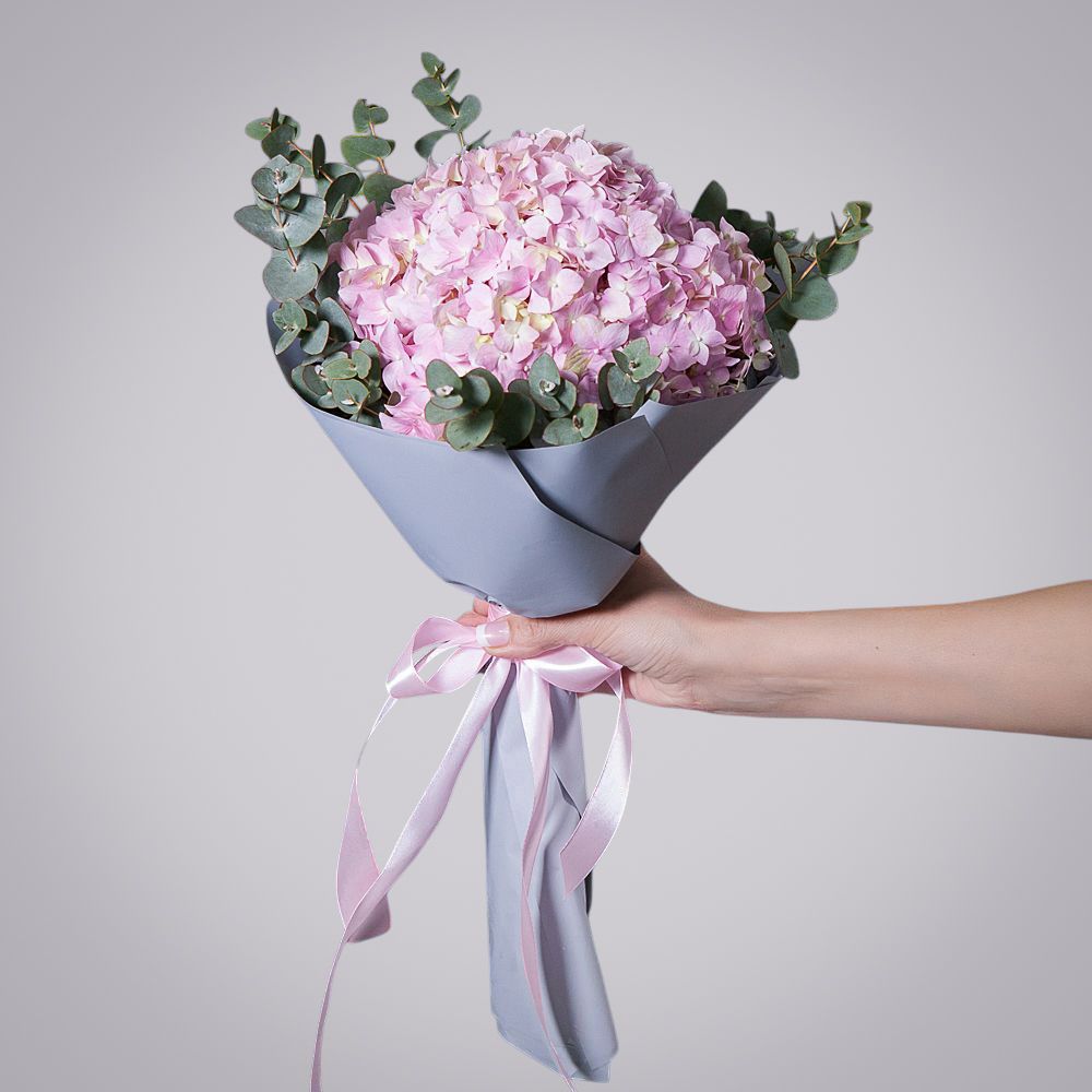 монобукет из нежных розовых гортензий 