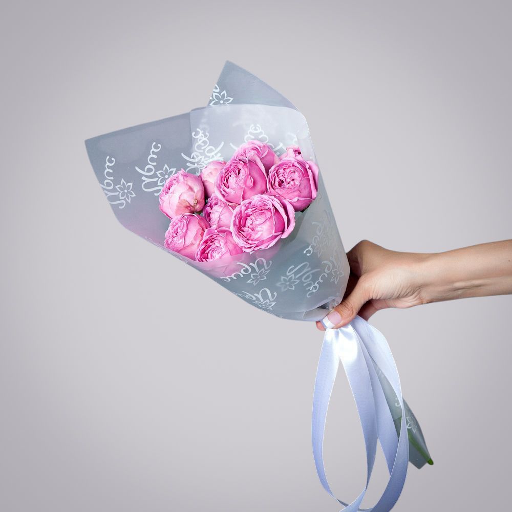 монобукет 3 кустовых роз misty bubbles в упаковке 