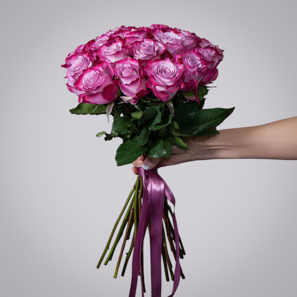 монобукет 21 роза "deep purple" под ленту 