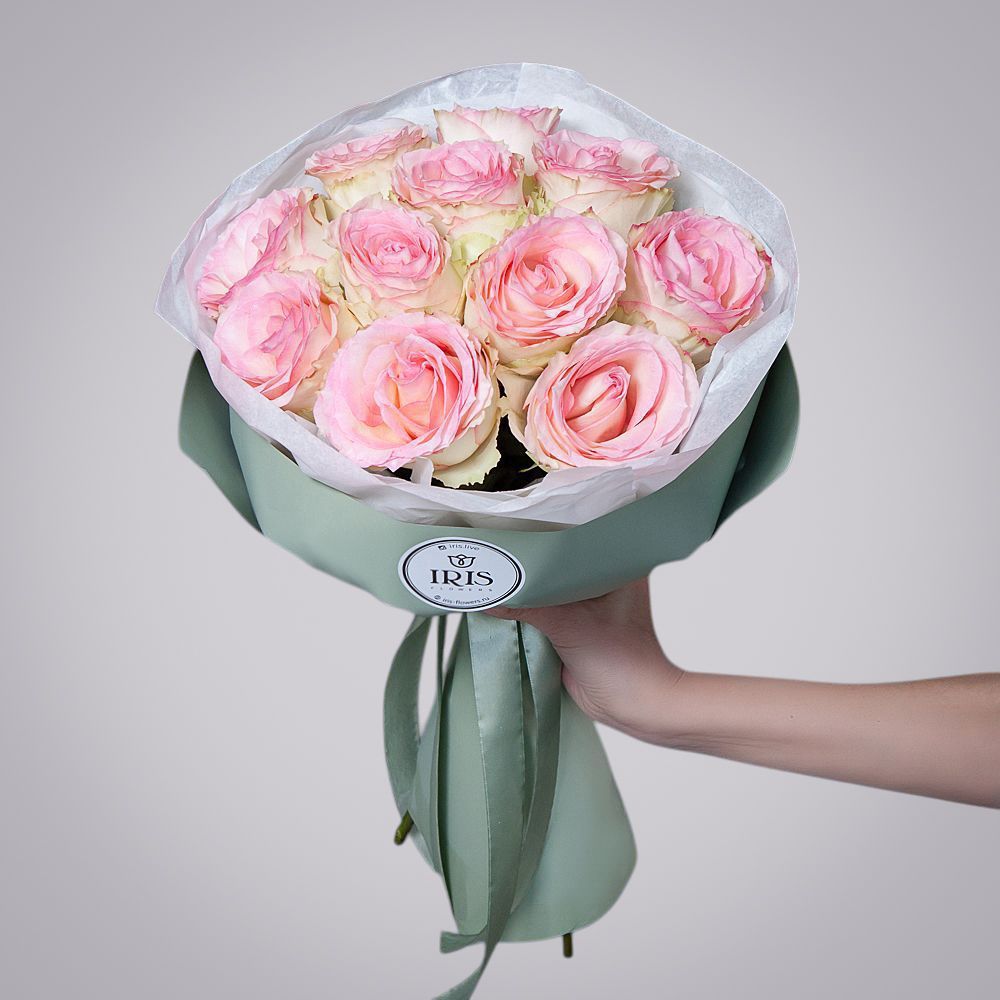 монобукет 11 роз «esperance» в упаковке с тишью  монобукет 11 роз «esperance» в упаковке с тишью