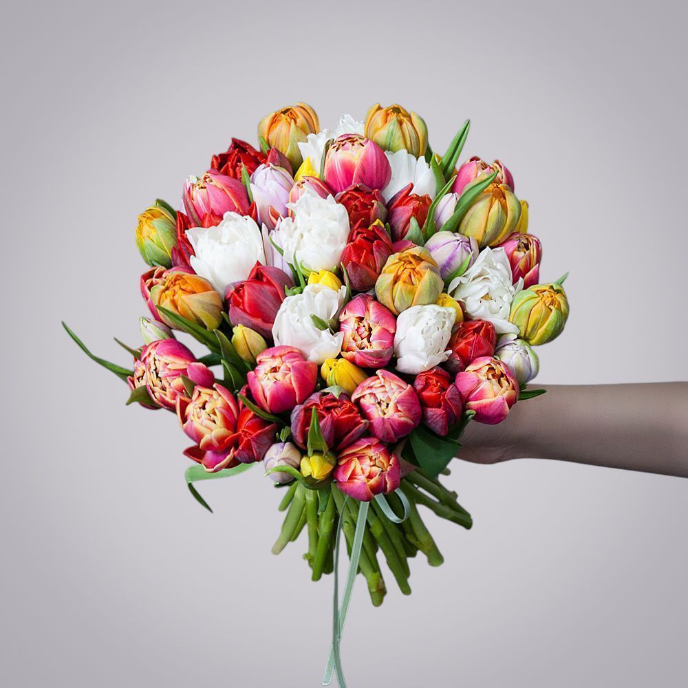 монобукет из 35 тюльпанов микс 