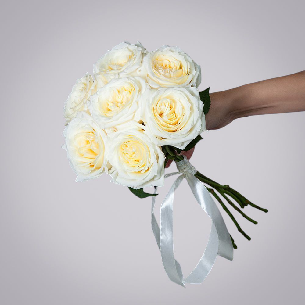 монобукет 7 пионовидных роз "candlelight" под ленту 