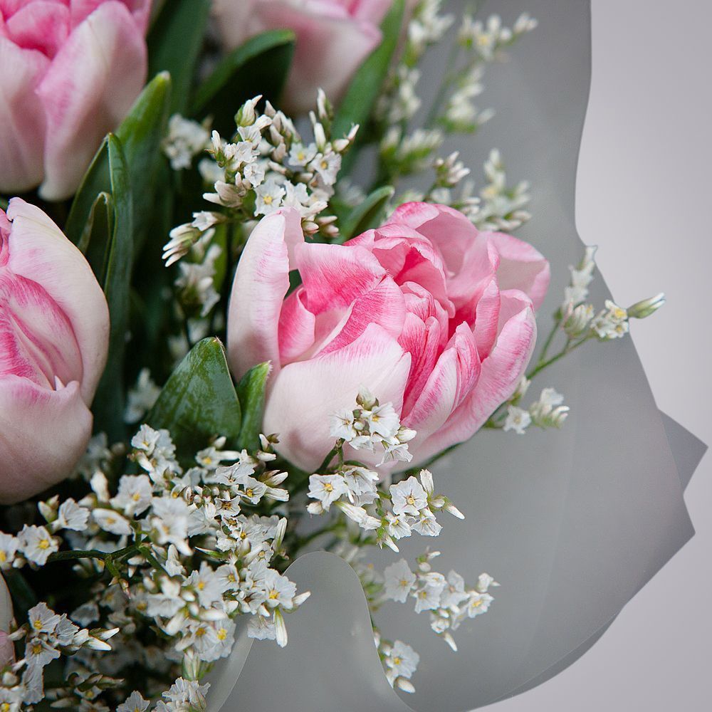 монобукет из 9 тюльпанов в упаковке 