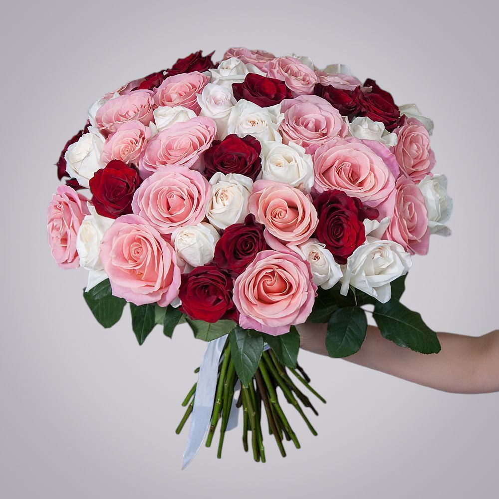 монобукет 51 роза микс под ленту 