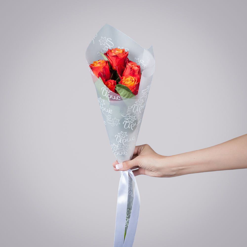 монобукет 5 роз "atomic" в упаковке 