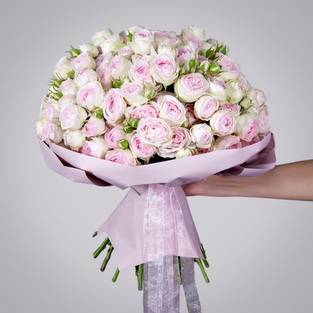 монобукет 25 кустовых роз "dedication" в упаковке 