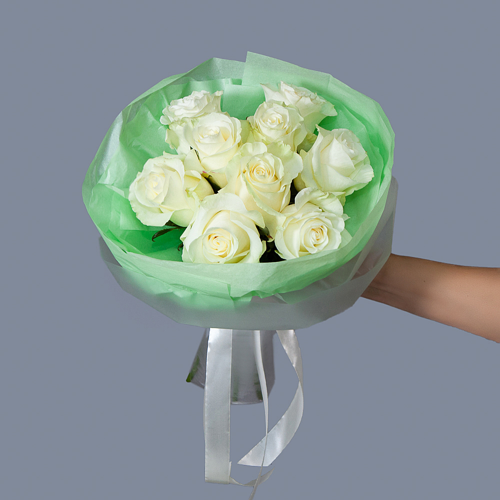 монобукет 9 роз "mondial" в упаковке с тишью 