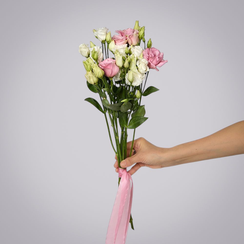 монобукет из 5 лизиантусов микс под ленту 