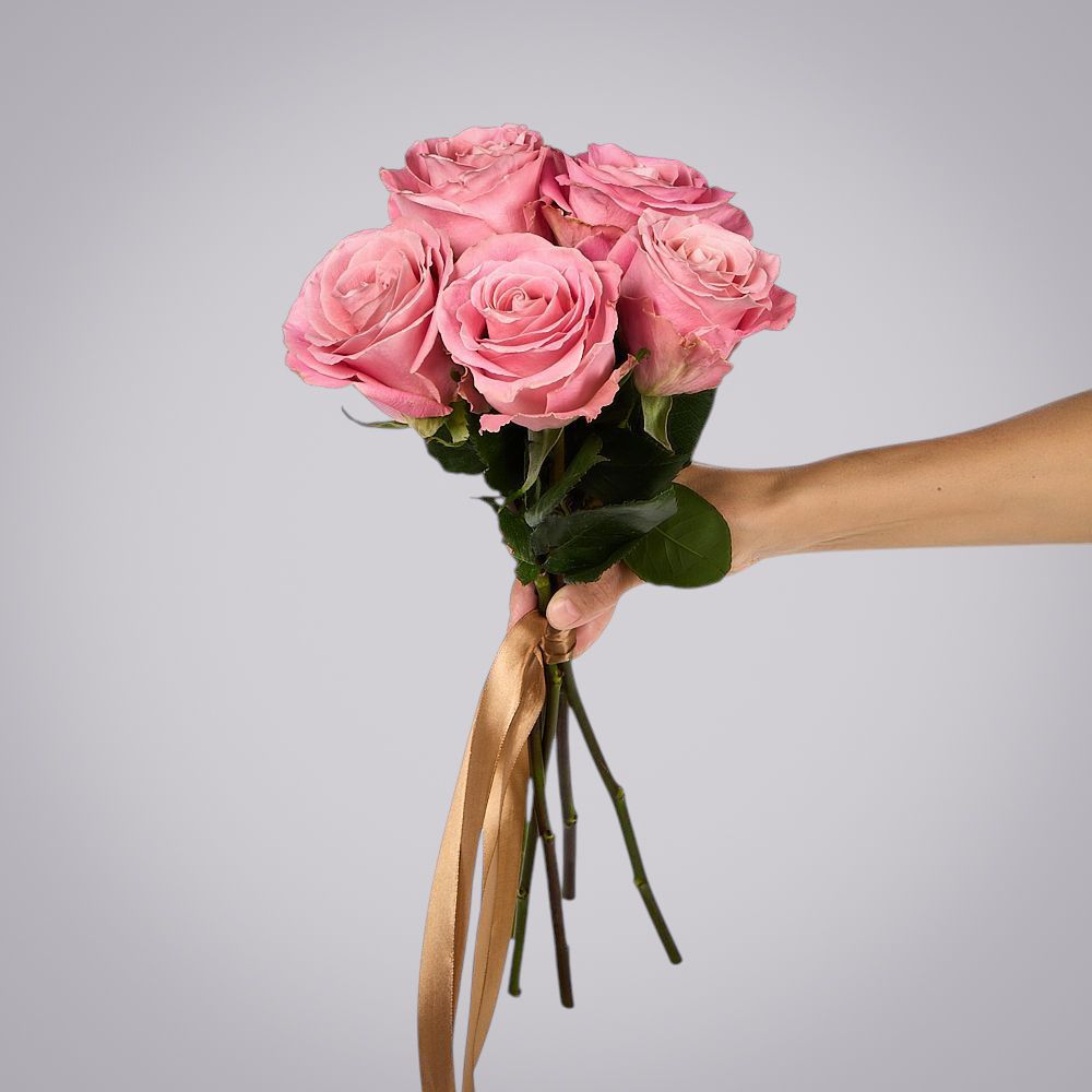 монобукет из 5 роз "hermosa" под ленту 