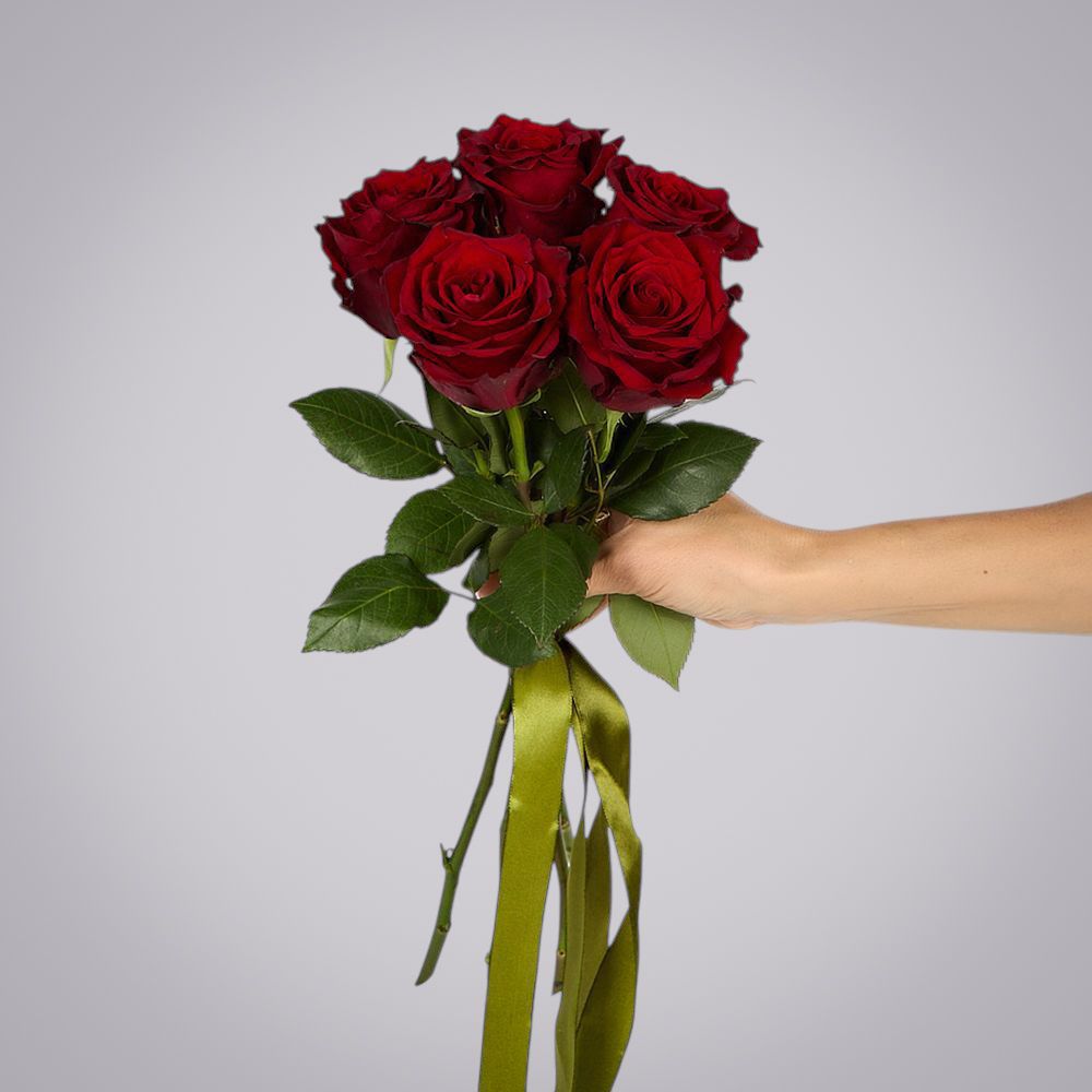 монобукет из 5 роз "explorer" под ленту 