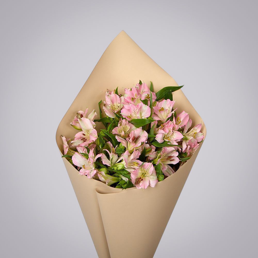 монобукет из 7 розовых альстромерий в упаковке 