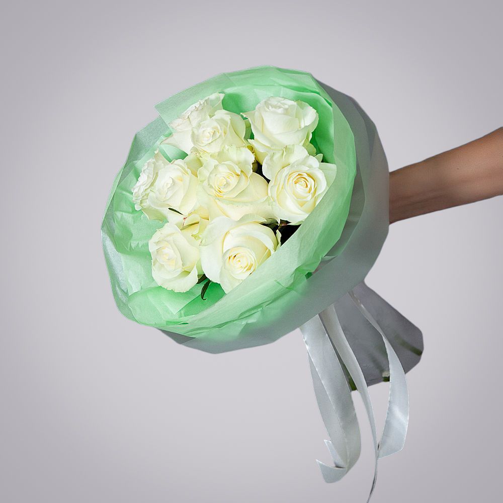 монобукет 9 роз "mondial" в светло-зеленой упаковке с тишью 