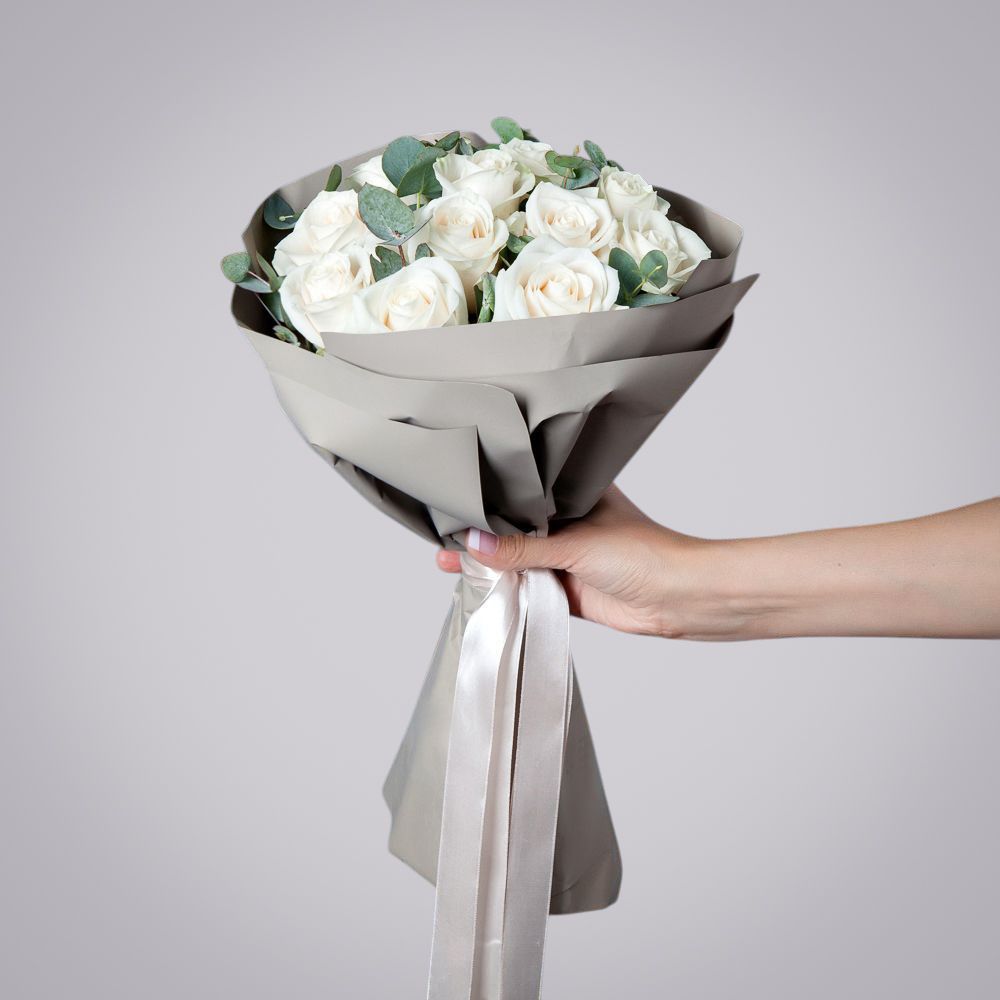 монобукет 11 роз vendela в упаковке  