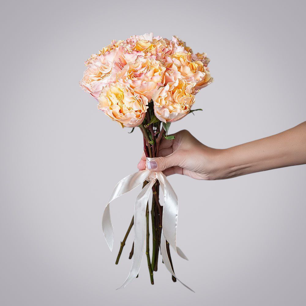 монобукет 9 пионовидных роз "campanella" под ленту 